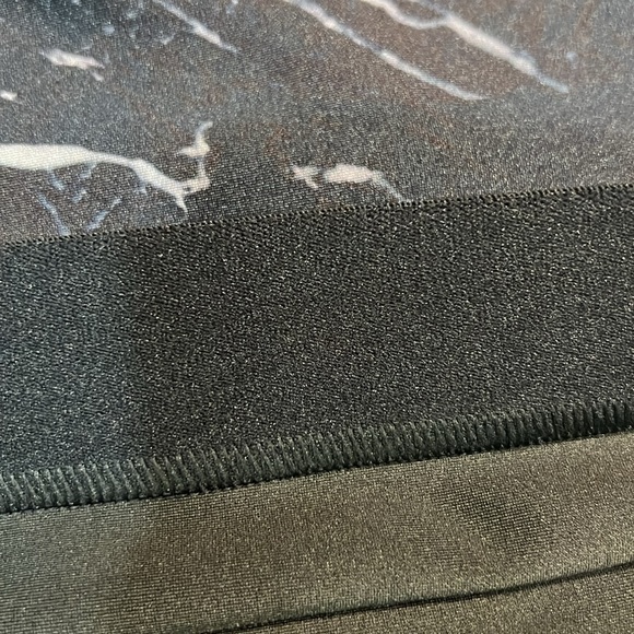 Terez Onyx Marble Sports Bra NWOT - Picture 6 of 6